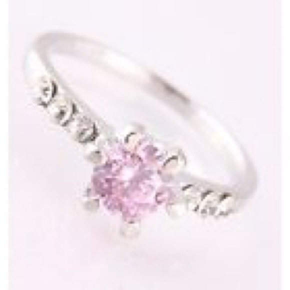 Beautiful pink and silver cocktail ring - Picture 1 of 3